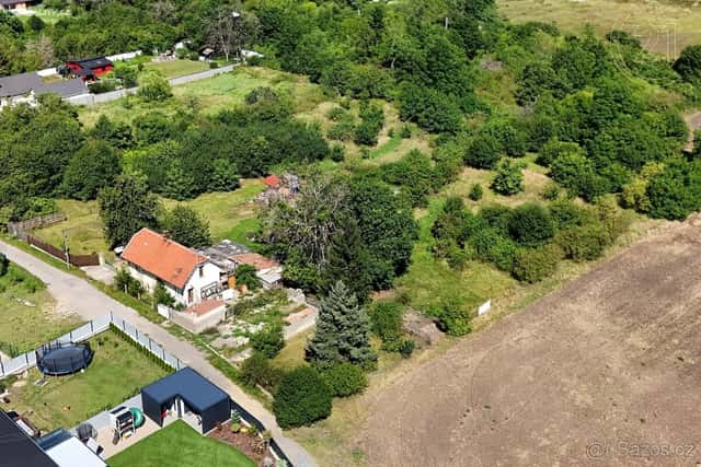 Prodej domu 2+1,st.pozemek 1 038m2,Kozomín,17km od Prahy, okres Mělník