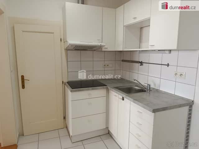 Velmi hezký byt 2+kk po rekonstrukci, Praha 10 - Strašnice, Praha 10