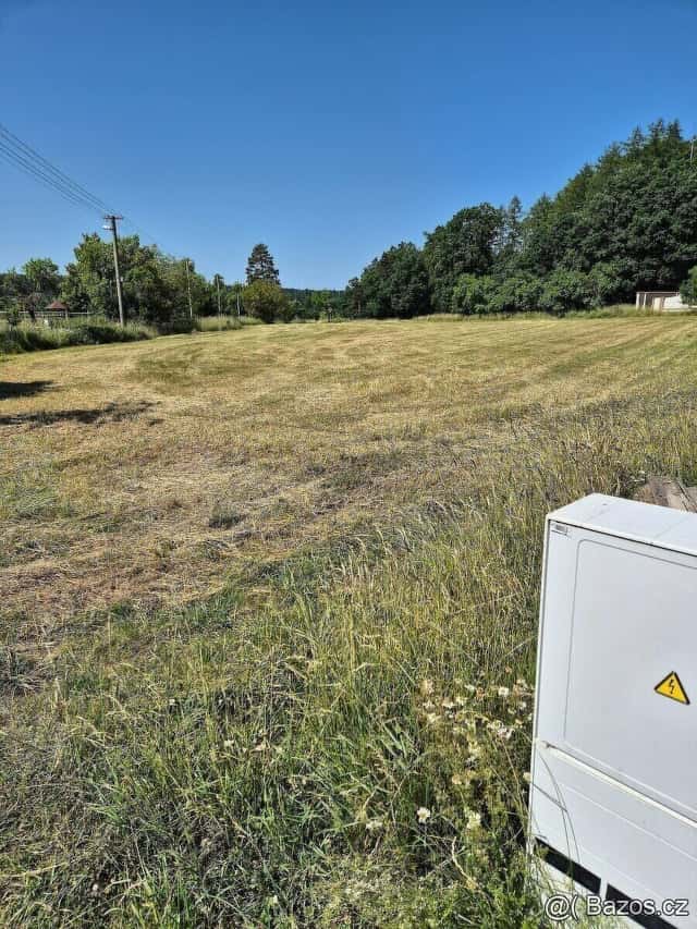 Pronájem pozemku, na vesnici u Chrudimi, okres Chrudim