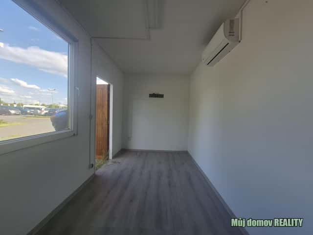 Pronájem zpevněné plochy 500m2, Praha 9 Čakovice., Kostelecká, Praha 9 – Čakovice