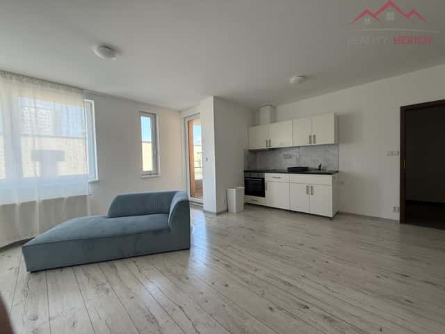 Pronájem bytu 1+kk/terasa (43 m2) Žižkovo náměstí, Chomutov, Žižkovo náměstí, Chomutov