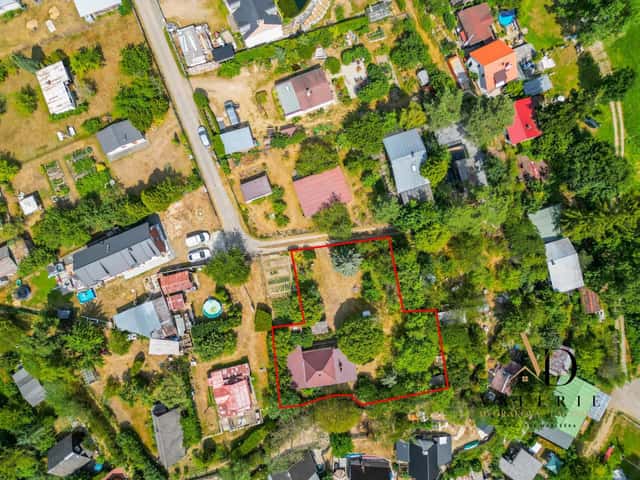 Zahrada s chatou ve Lhotě u Plzně, Plzeň – Lhota, okres Plzeň-město