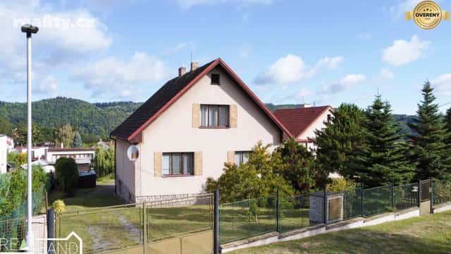 Prodej dům 5+1, 270 m², pozemek 773 m², Sázava, okres Benešov