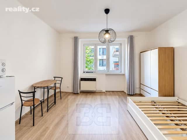 Pronájem byt 1+kk, 27 m², cihla, osobní, Kandertova, Praha 8 – Libeň