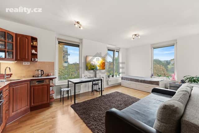 Prodej byt 2+kk, 47 m², osobní, Kostomlatská, Praha 9 – Letňany
